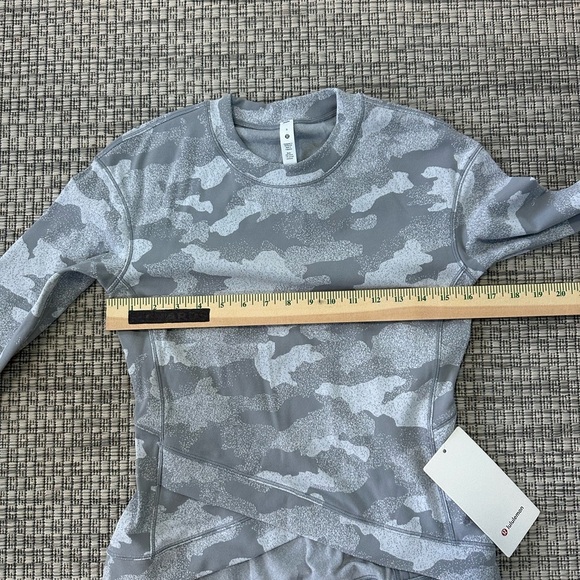 Lululemon close to crossing long sleeve *rulu size 6 - Picture 10 of 12